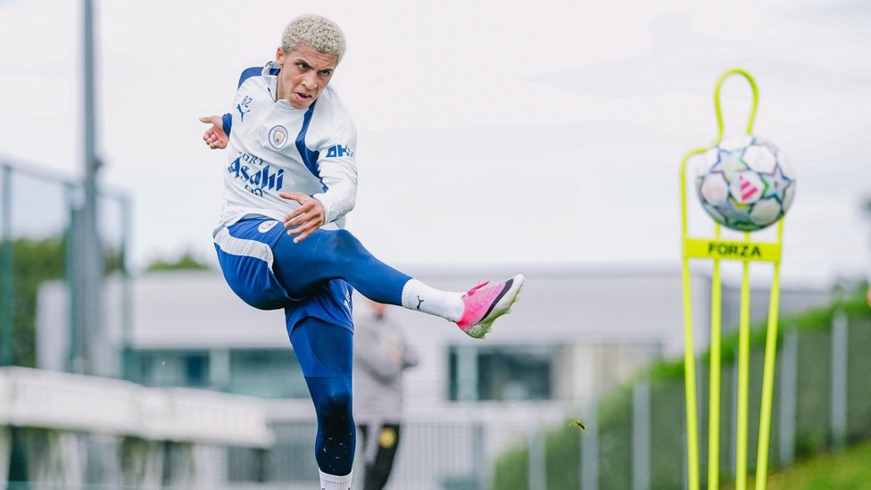 RICO ROCKET : Our full-back lets fly