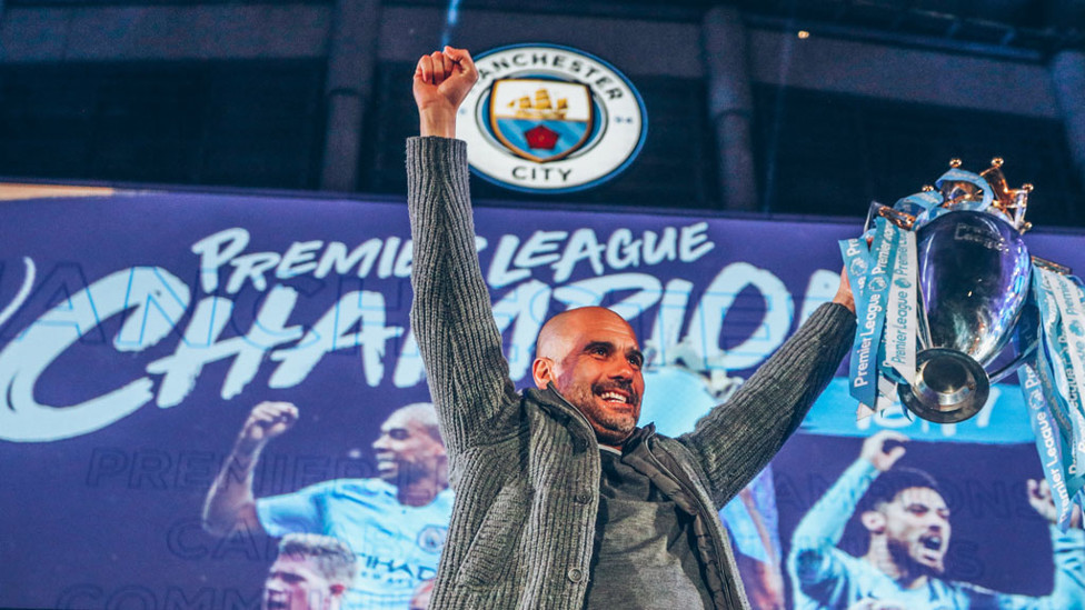 BOSS MAN : Looking good with the trophy!
