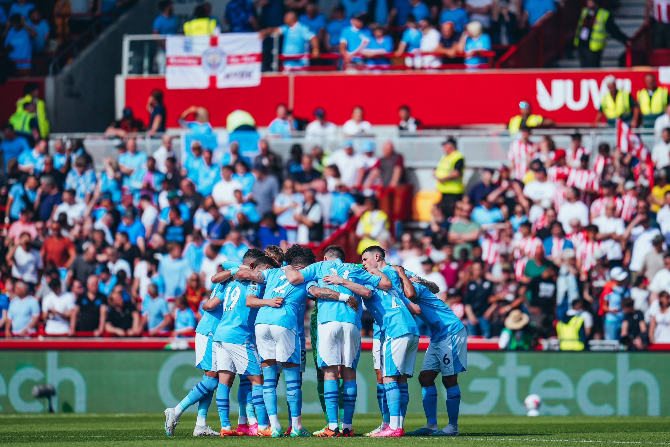 Campeão City perde na despedida da Premier League 