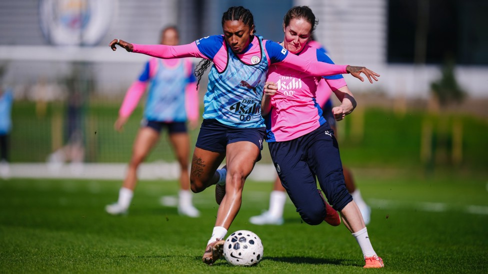 COME TOGETHER : Kerolin and Sydney Lohmann in battle