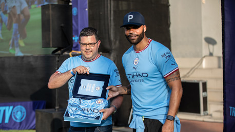 Trophy Tour: Cape Town OSC meet Joleon Lescott