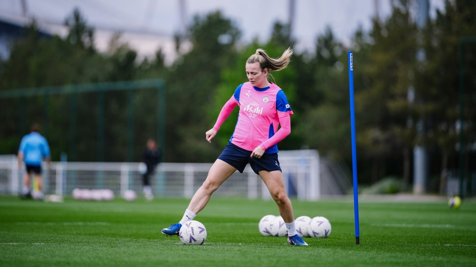 WINNING WINGER : Lauren Hemp keeps up the hard work