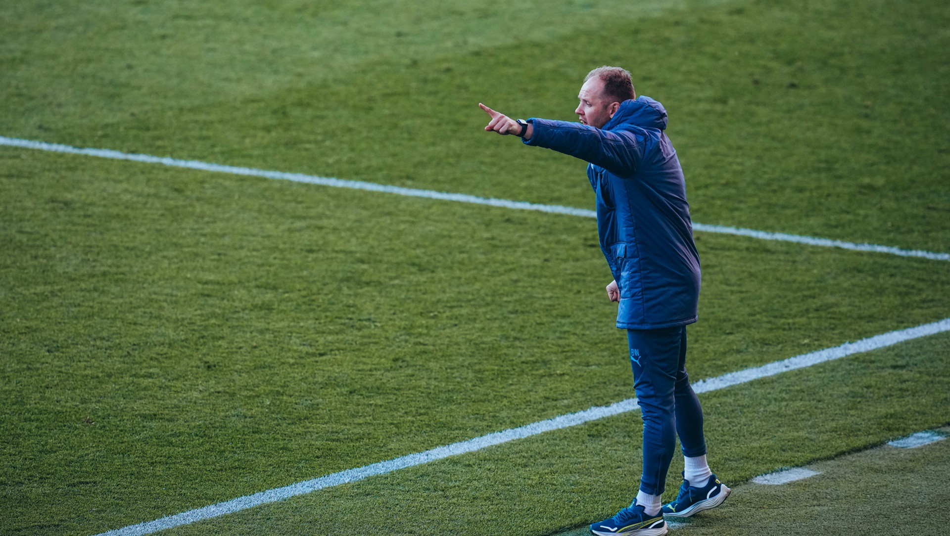 THE BOSS : Ben Wilkinson provides instructions.