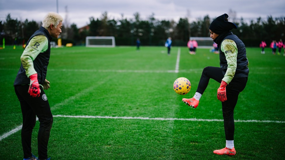 SAFE HANDS : Ayaka Yamashita and Khiara Keating test their touch