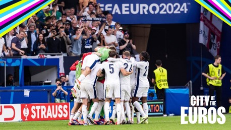 City trio help England to dramatic Round of 16 win