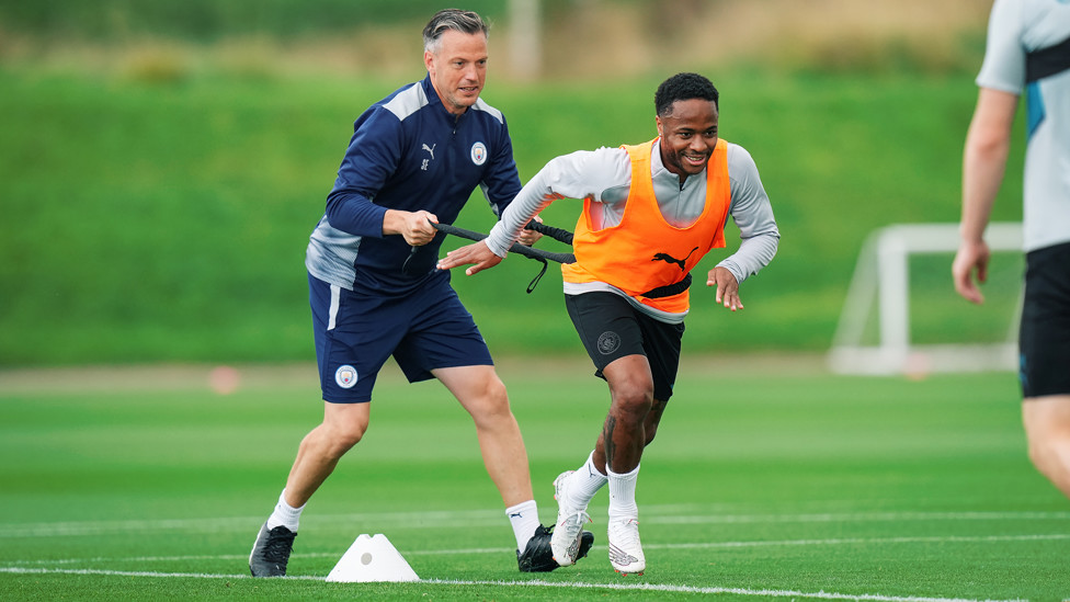 RAZISTENCE : Raheem Sterling drives forward