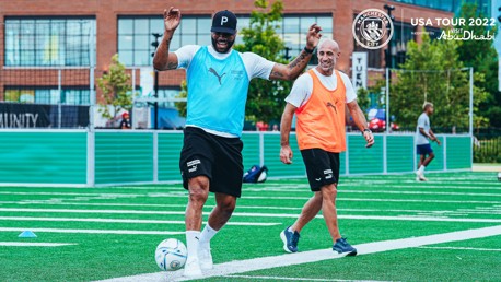 City legends surprise youngsters in Green Bay with Midea ticket giveaway