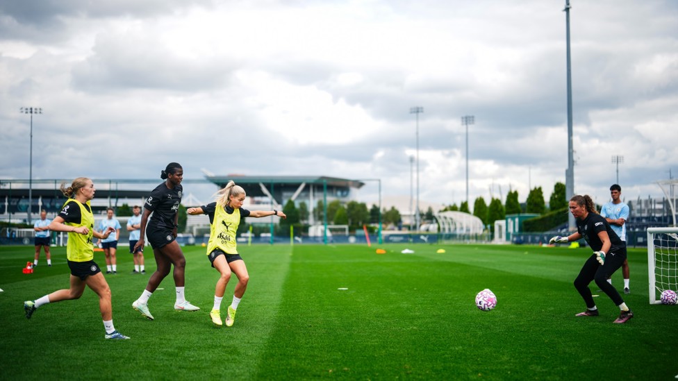 CHANCE  : Tara O'Hanlon tests Eve Annets. 