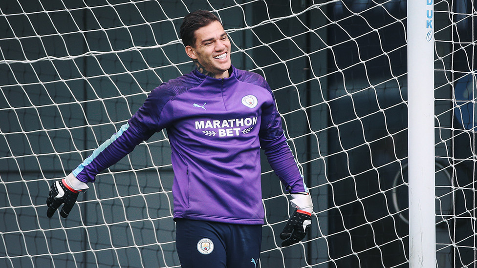  : Terus bahagia untuk calon peraih Golden Glove...