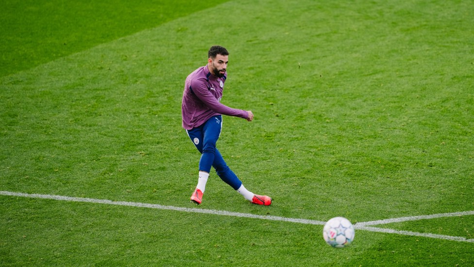 SHOOTING BOOTS : Rayan Aït-Nouri goes for goal. 