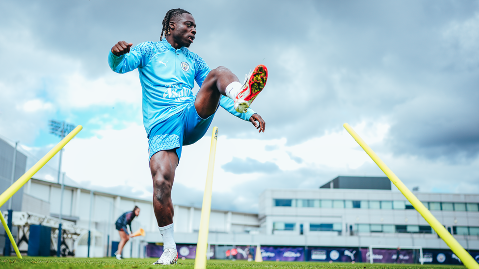 NEW BOY : Jeremy Doku focuses up