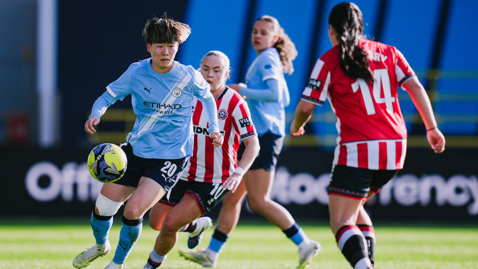 CONTROLLING  : A mature and composed midfield performance from City