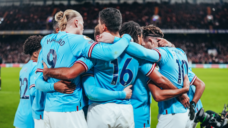 GROUP HUG: Squad goals!