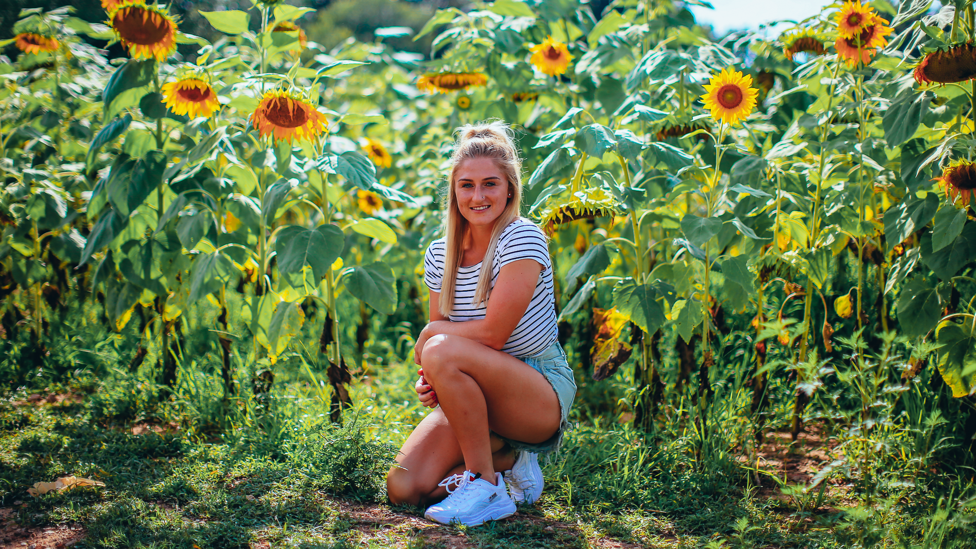 STRIKE A POSE : Coombsy showcases life away from the pitch
