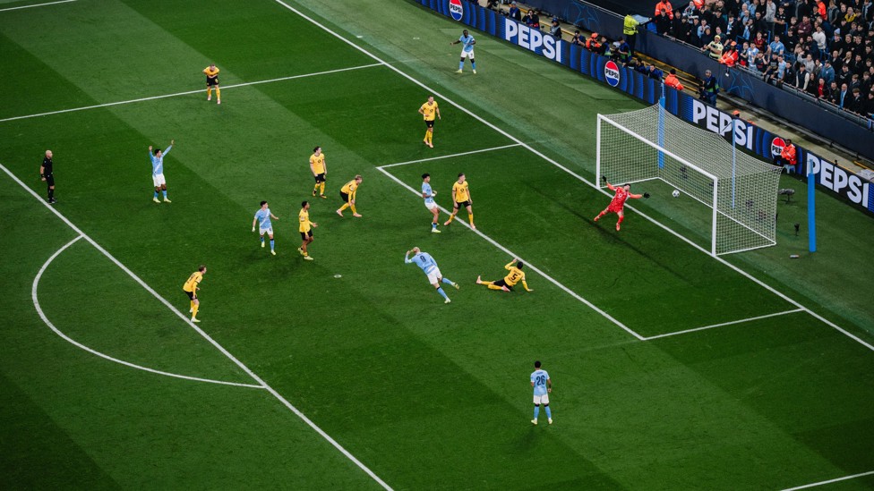 DOUBLE TROUBLE : Haaland slams in a second!