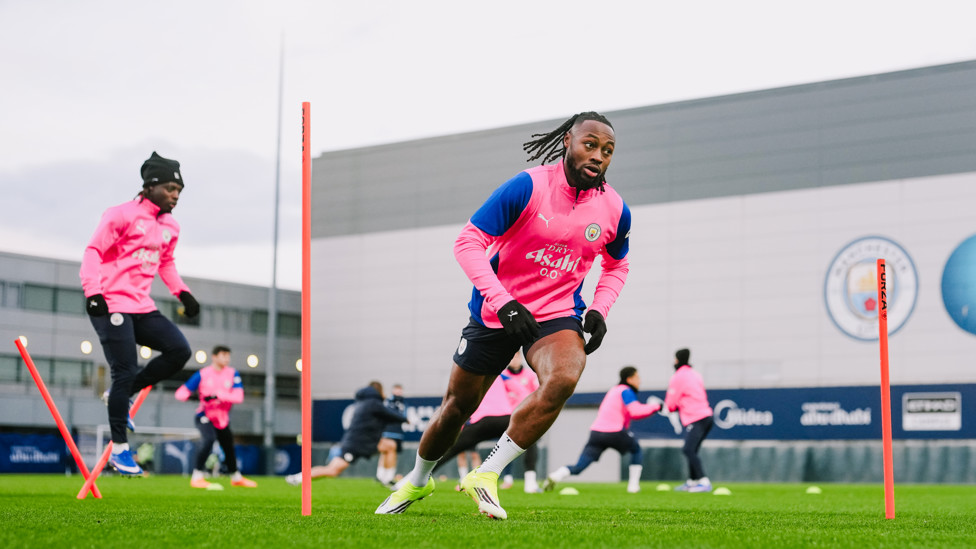 DRIVE  : Semenyo puts in the work. 