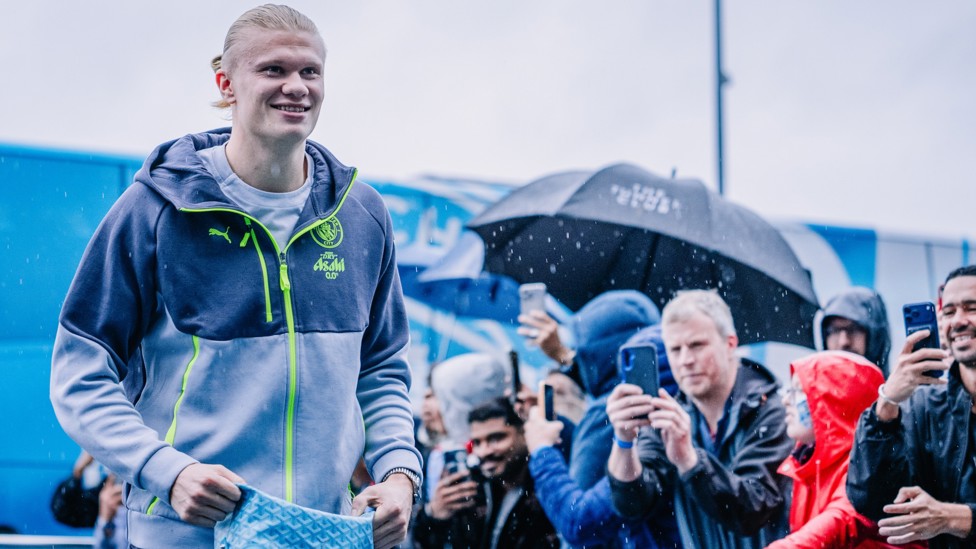 HAPPY HAALAND : Erling in good spirits when arriving at the stadium.