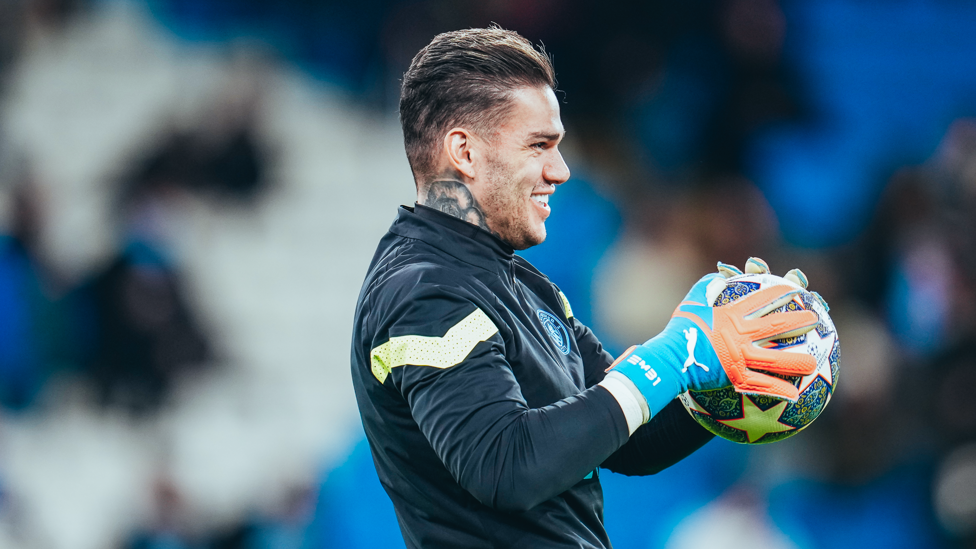 STEADY EDDIE : Safe hands!