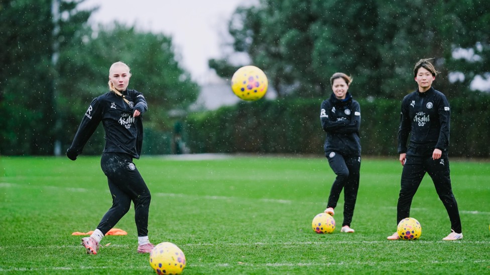 SHOOTING STAR : Blindkilde Brown with the strike