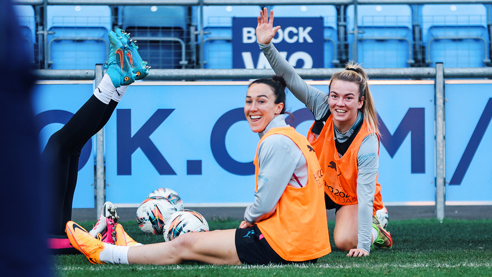 SNAPPED : Lucy Bronze and Lauren Hemp spot the camera