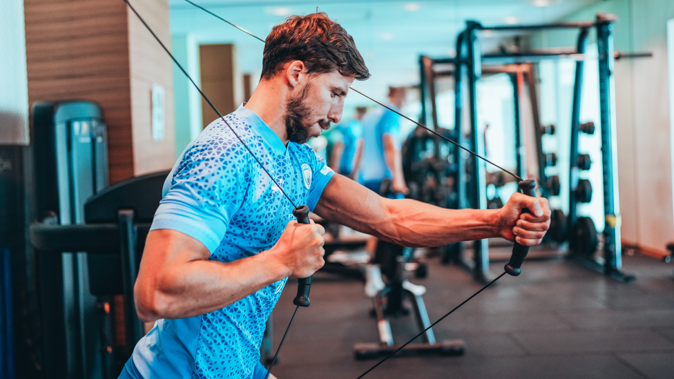 PULLING THE STRINGS : Ruben Dias in the gym