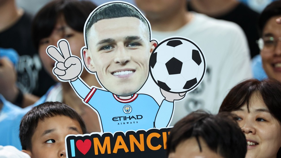 CUT-OUT: Phil has plenty of fans in Seoul 