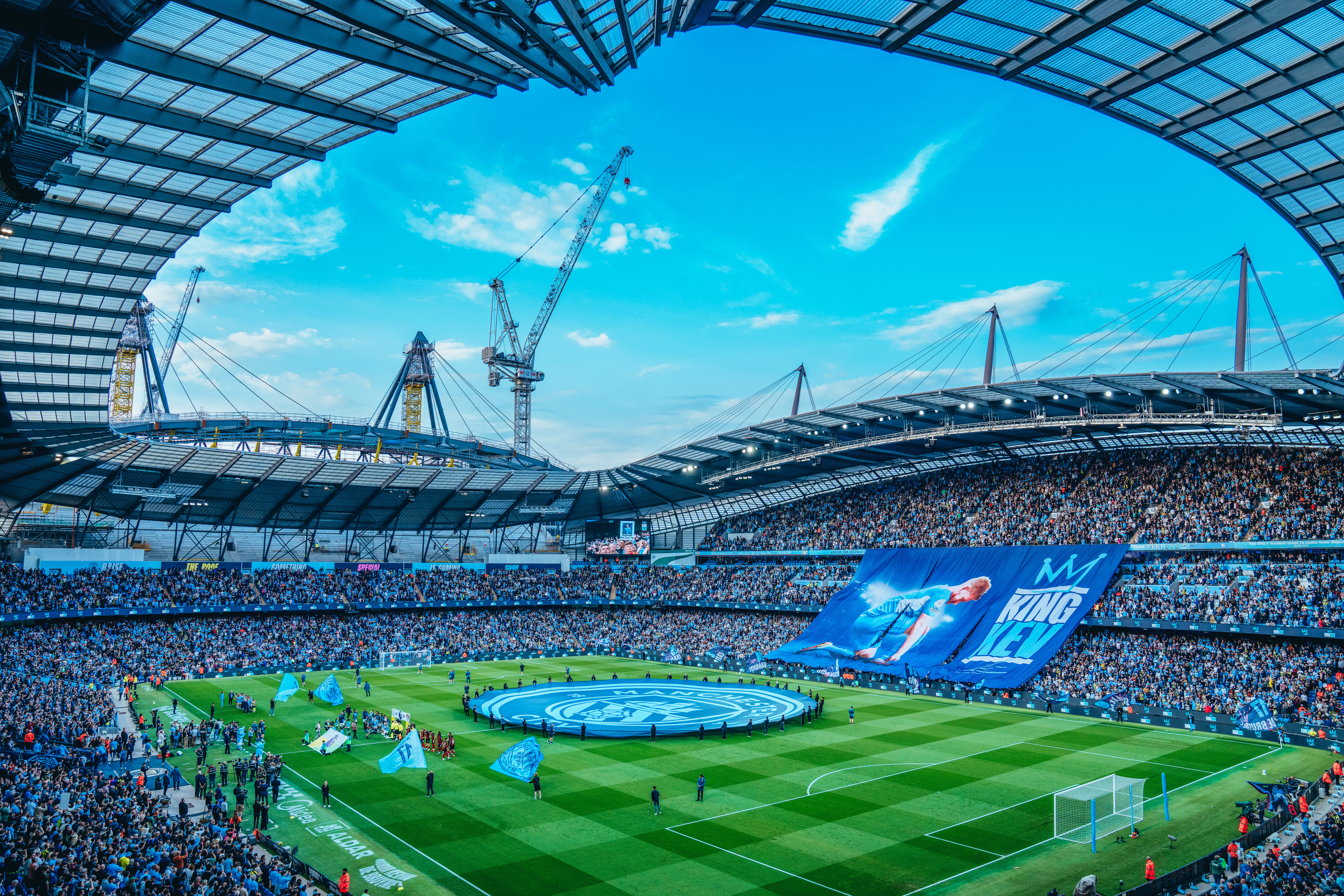 Etihad lotado para a despedida do ídolo KDB.
