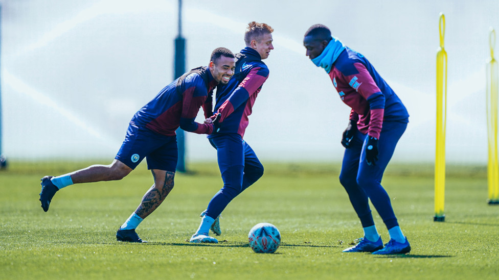 TOUCH TIGHT: Gabriel Jesus keeps tabs on Oleks Zinchenko