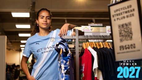 Gallery: Fowler visits a vintage store!