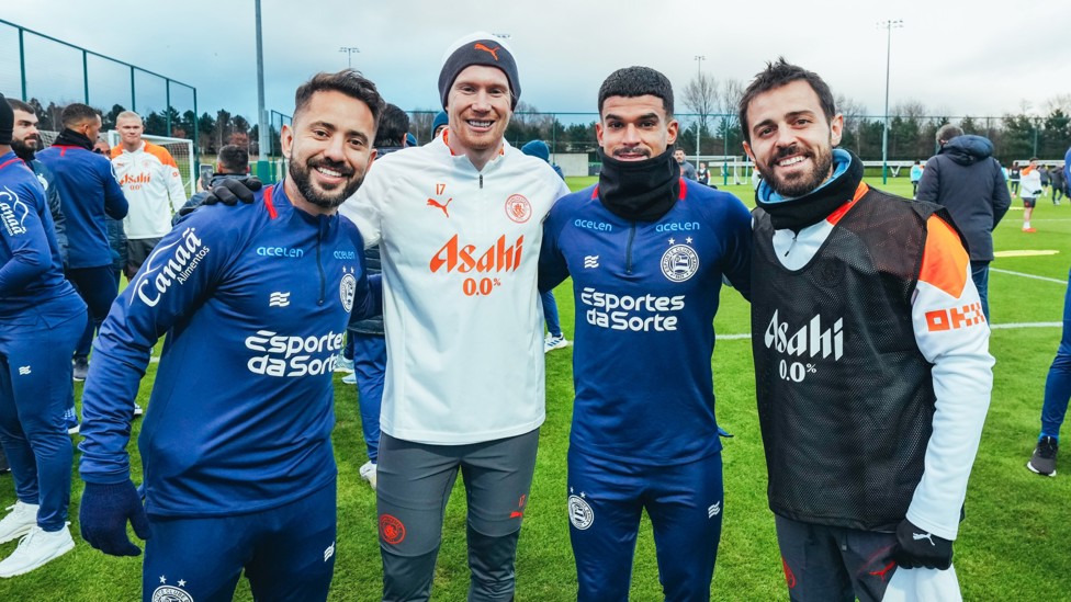 GETTING ACQUAINTED  : City and Bahia's players meet at the CFA.