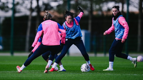 Training: City limber up ahead of Aston Villa test