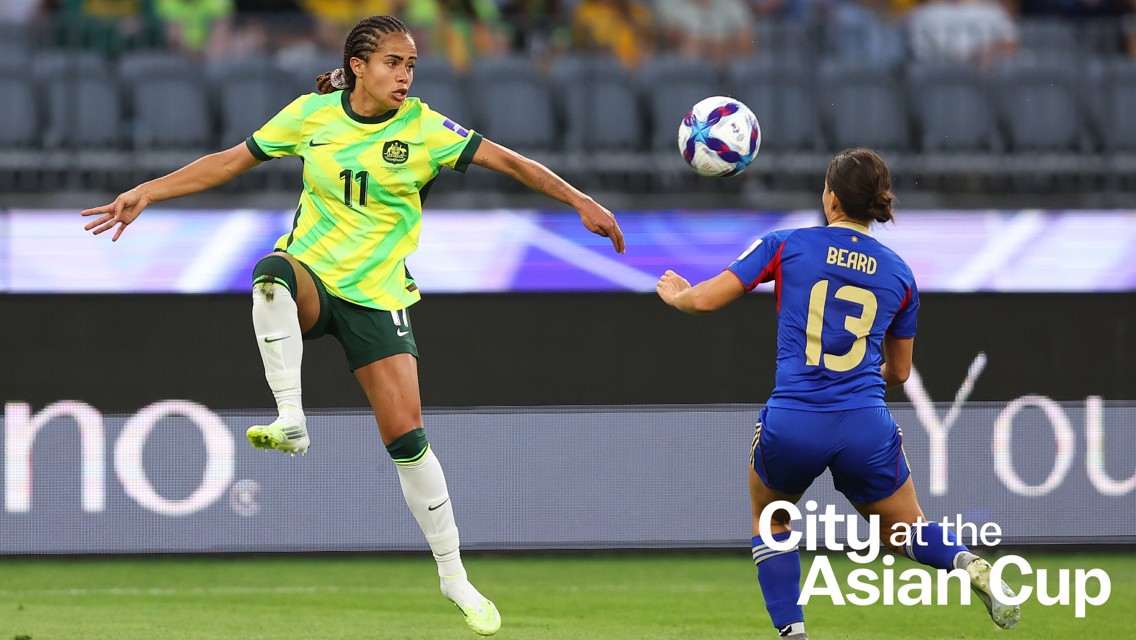 Fowler helps Australia to Asian Cup opening victory 