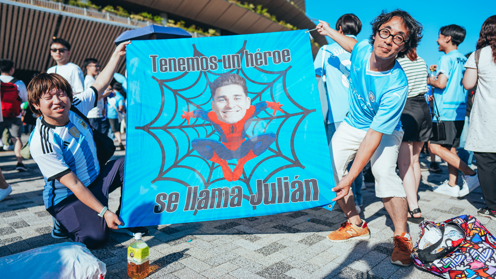 SPIDER MAN : Support for the City stars including Julian Alvarez