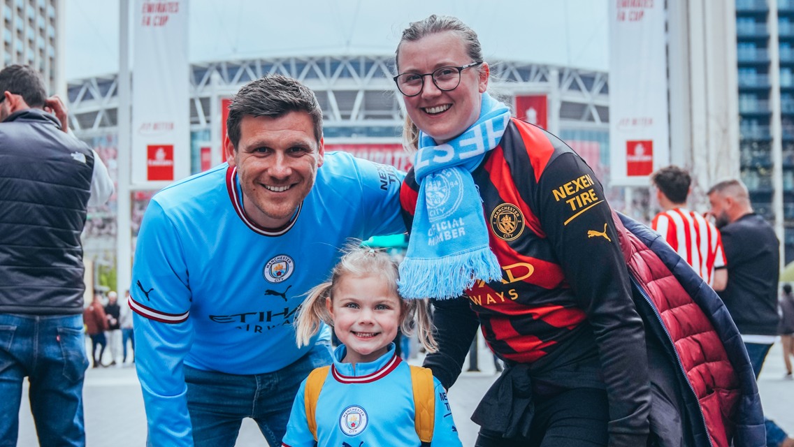 Share your photos to inspire our players in the FA Cup final