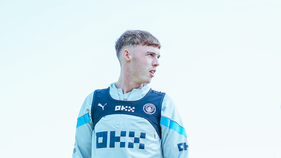 KEEP PALM AND CARRY ON  : Cole Palmer takes a glance of proceedings in training.