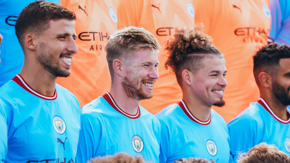 Show us those pearly whites, gentlemen...