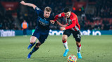 DAZZLNG DE BRUYNE: KDB bursts forward.