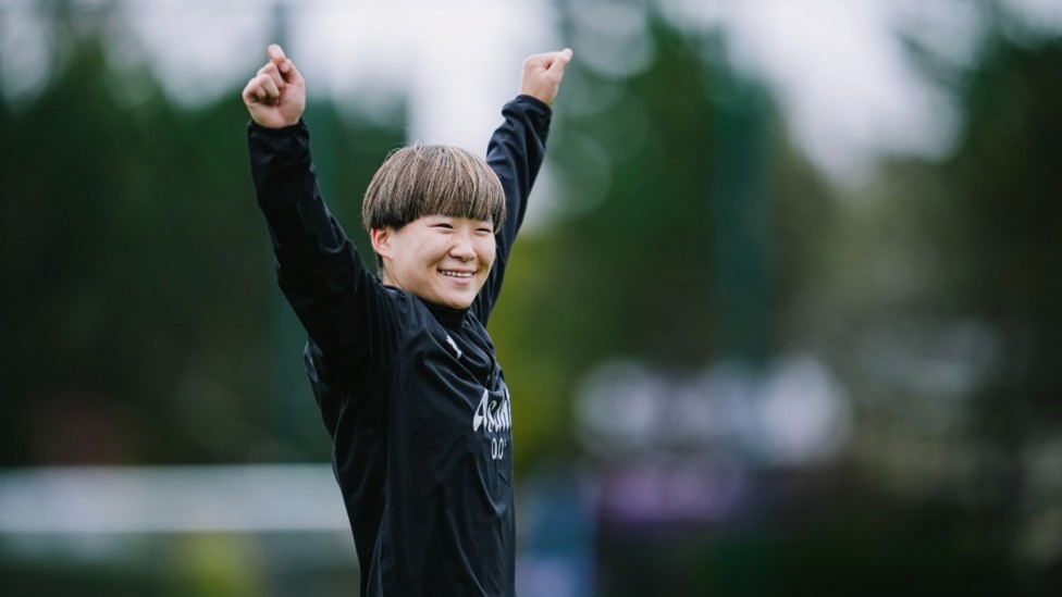 HAND IT TO AOBA! A moment to savour for Aoba Fujino.