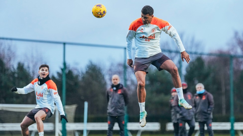 HEAD BOY : Rodrigo shows his aerial power