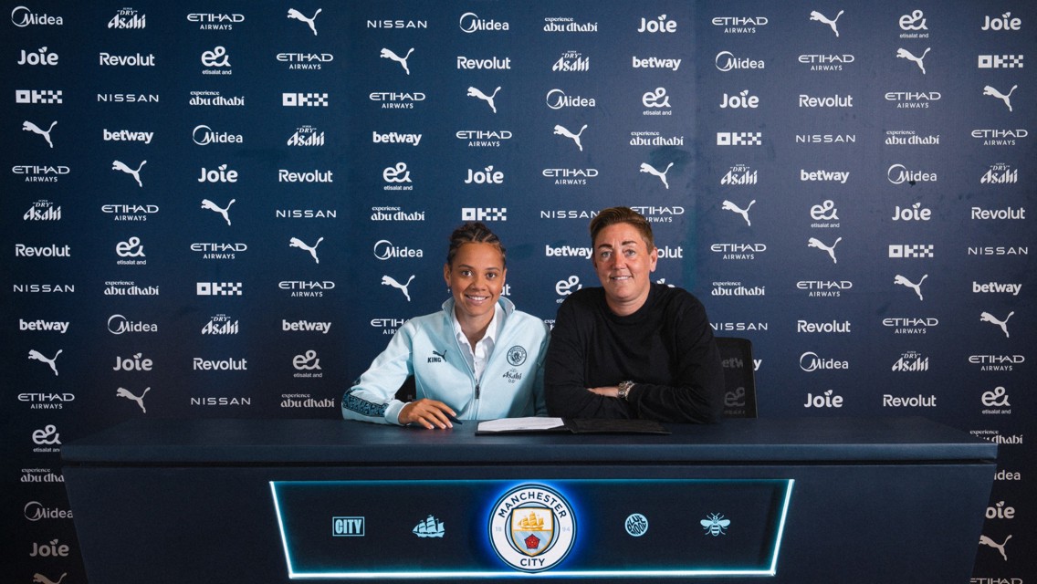 City sign Iman Beney