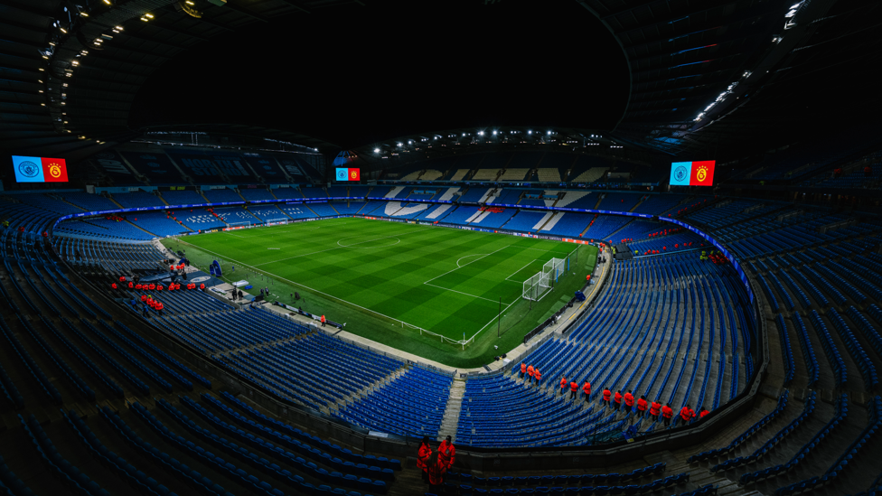 UCL NIGHT : Under the lights at the Etihad!