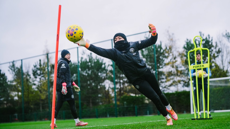 GUESS WHO... : ... is making another big save