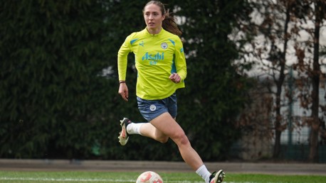 Layzell starts for Young Lionesses against Spain 
