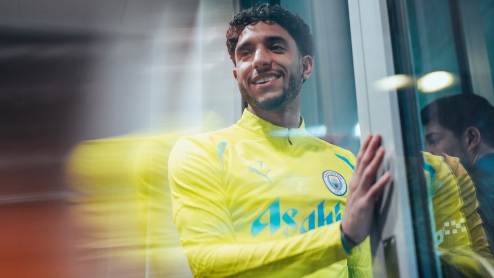OMAR'S ARRIVED : Marmoush enters the building
