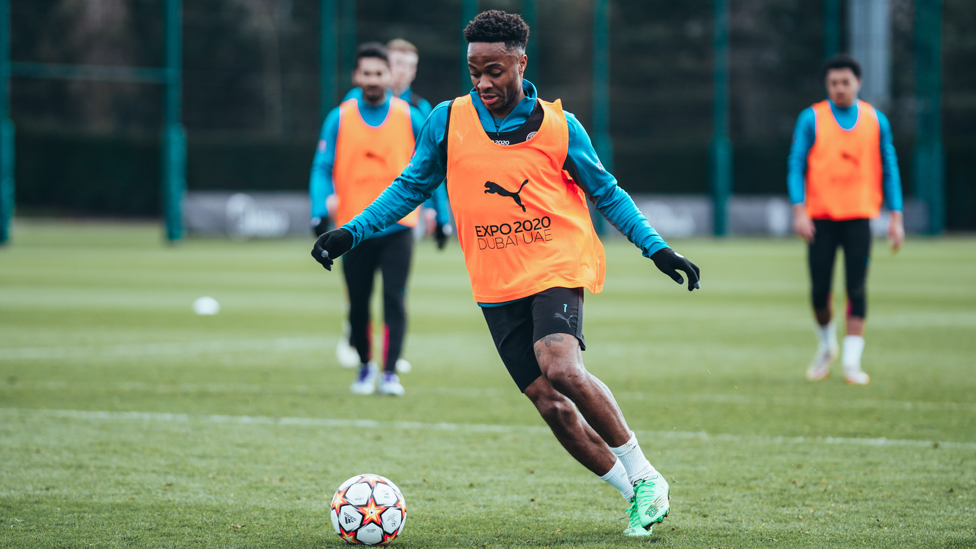 CAUSING A STER : Raheem Sterling races forward