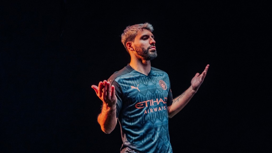 Behind the scenes: Players wear new away kit for the first time