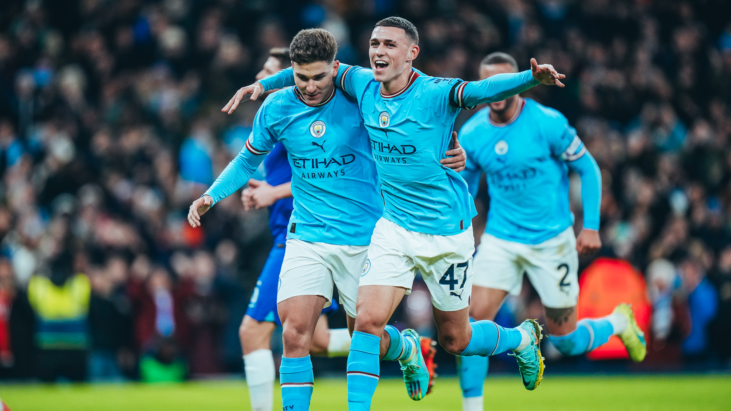 City bate Chelsea com golo de Julian Álvarez no primeiro jogo como campeão