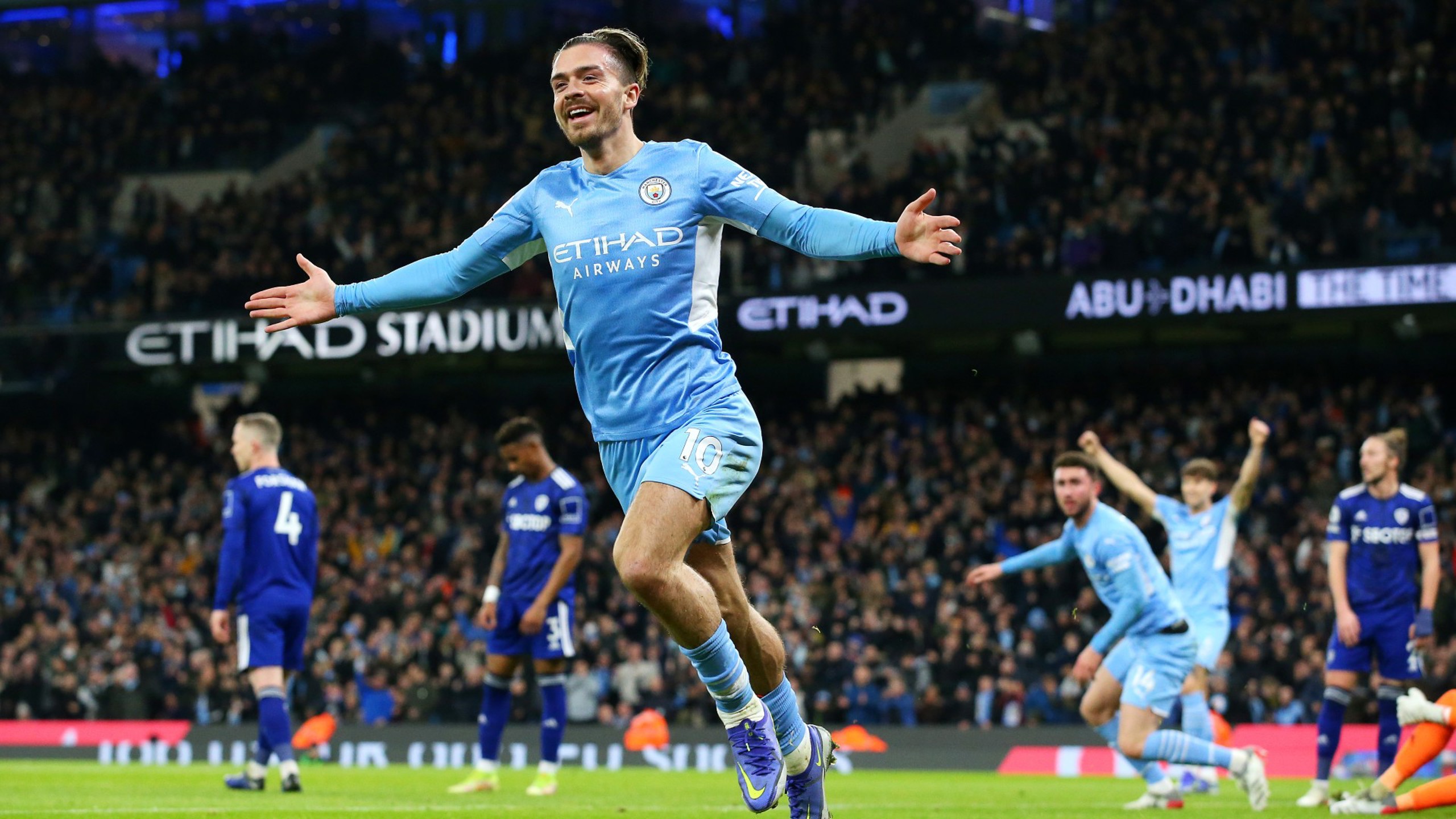 Match Gallery: City go goal crazy at the Etihad 