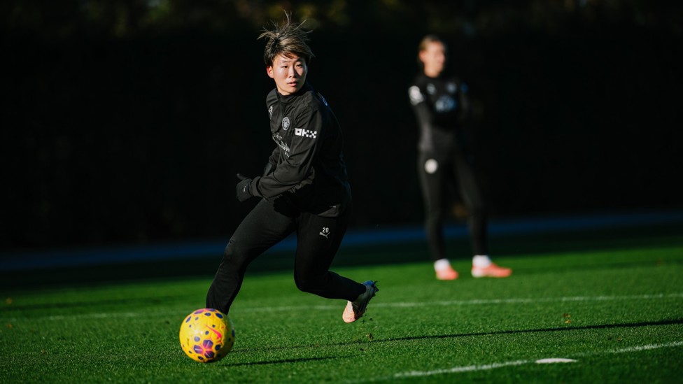 ON THE RUN : Aoba Fujino on the dribble