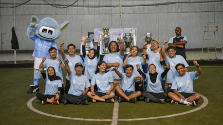 Saat Shaun Wright-Phillips dan Treble Trophy Tour kunjungi Cityzens Giving di Bandung